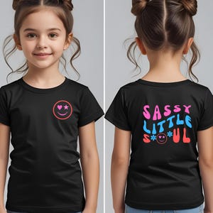 Sassy little soul svg, sassy svg, t-shirt svg, sassy wave svg, blij gezicht svg, smiley svg, voor- en achterkant t-shirt svg en png
