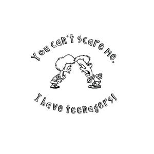ティーンエイジャー svg、ママ svg、母親 svg、パパ svg、父親 svg、ティーン svg、怖がらせることはできない svg、ティーンエイジャーのベクター ファイル (SVG、DXF、EPS)
