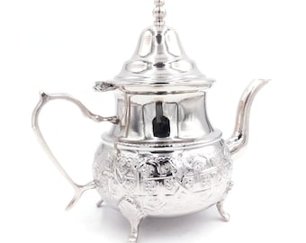 Moruna geprägte Alpaka-Teekanne mit Beinen – marokkanische Eleganz und Tradition