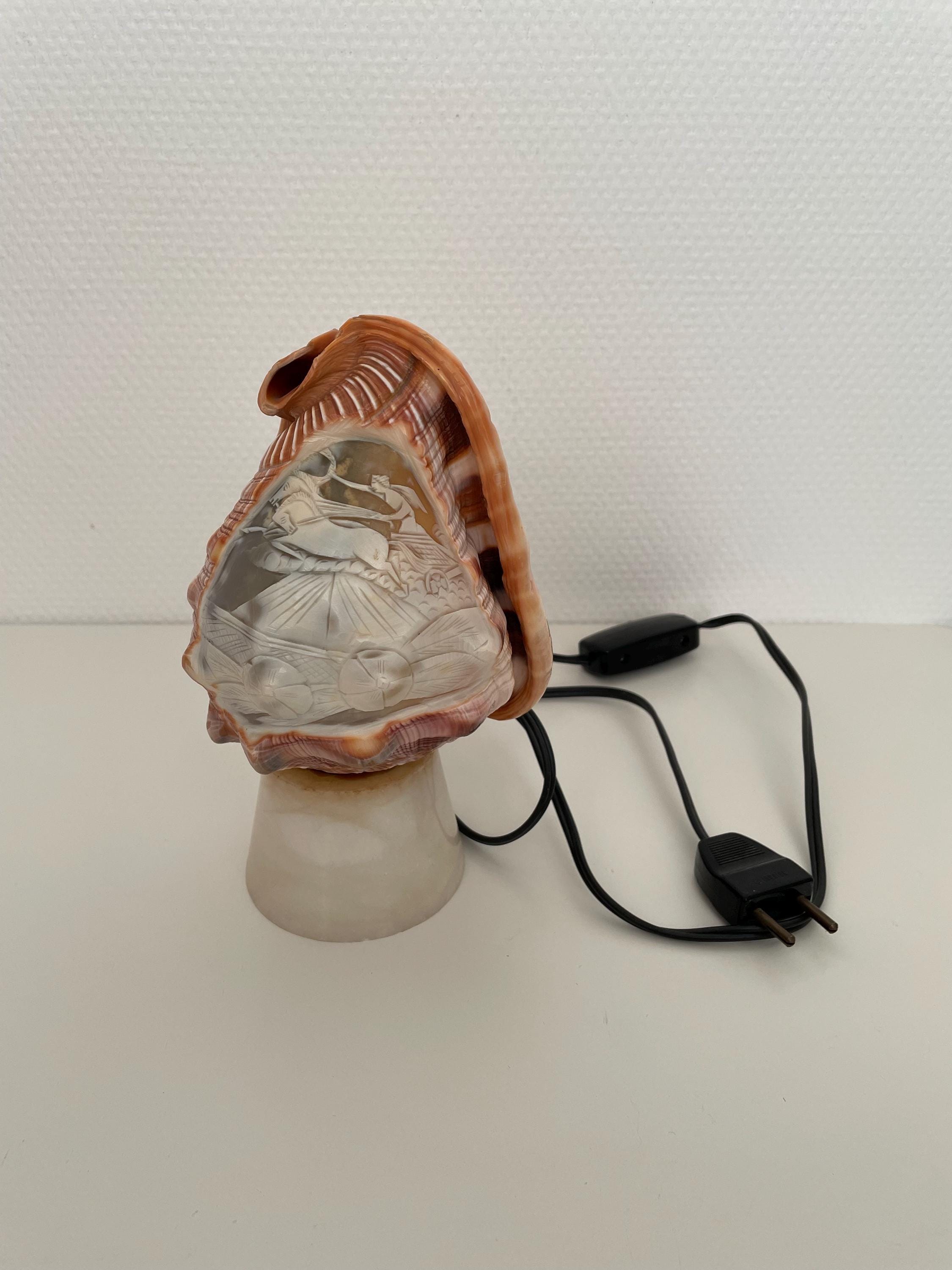Cameo shell lamp - Etsy 日本