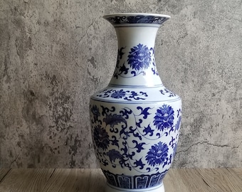 Traditional Chrysanthemum Chinese Porcelain Long Neck Bouquet Vase 13.5 Inches