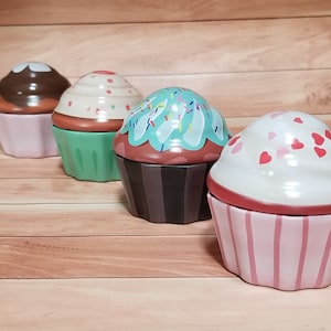 Candy Tin, Metal Tin, Gift Tin, Party Favor Tin, Candle Tin, Cupcake Party Favor Tins