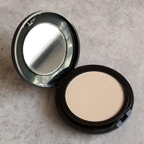 Pressed Mineral Foundation by Vita