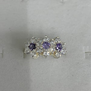 925 Sterling Silver 3 Flower Design Ring With Amethysts Gem