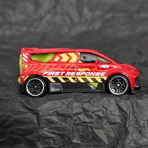Hot Wheels Treasure Hunt Ford Performance Supervan 4 - Case A -Limited Edition TH-Perfekt, auf Karte