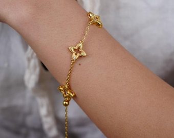 Gold Clover Bracelet, Lucky Four Leaf Clover Bracelet, Dainty Gold Bracelet for Women, Minimal Lucky Charm Jewelry