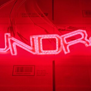 Letras retroiluminadas para la puerta trasera de la Tundra (2014-2021) imagen 4