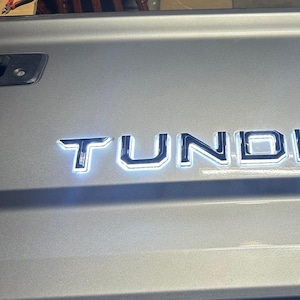 Letras retroiluminadas para la puerta trasera de la Tundra (2014-2021) imagen 2