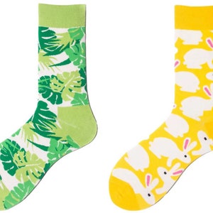 Fibiworkshop/ 1 Pair/ Women’s/ Men&#39;s Patterned Cotton Soft Crew Socks/ Mismatch/ Leaf/ Rabbit/ Color/ Cute/ Green/ Yellow/ Gift Idea