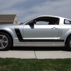 05-09 Mustang vervagende hockeystrepen