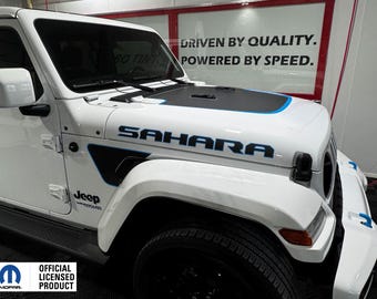 Adesivi grafici in vinile con scritte per cofano, compatibili con Jeep Wrangler Sahara 2018-2026.
