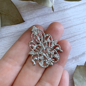 6pcs Filigree Metal Ornaments Flower Links Scrapbook Embellishments Mixed Media Supplies Victorian Decoration Findings 26x35mm