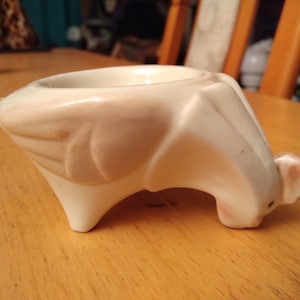 Quirky Novelty Egg-Cup Heavy Ceramic Pecking Hen-Shaped VGC