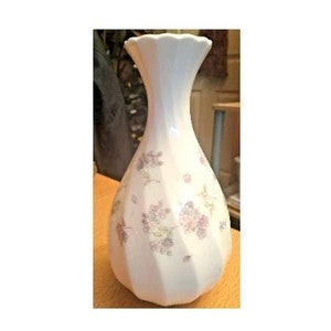 Small Wedgwood Bottle / Stem Vase &quot;April Flowers* 5&quot; VGC
