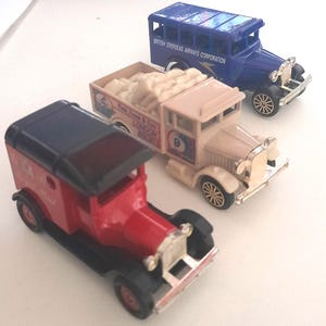 3 Boxed Corgi Cameo Collectable Vehicles. Royal Mail, Peak Fream and BOAC VGC