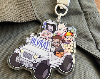 Op de afbeelding: Een witte Jeep met de tekst "HLVRai" aan de zijkant. De Jeep zit vol met cartoonfiguren, waaronder een hond, een man met een baard en een vrouw met een zwarte hoed.
