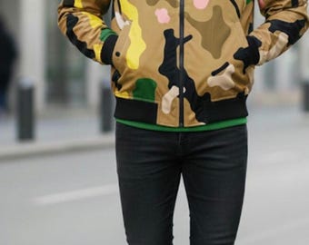 Chaqueta bomber de camuflaje colorido / Chaqueta con estampado integral