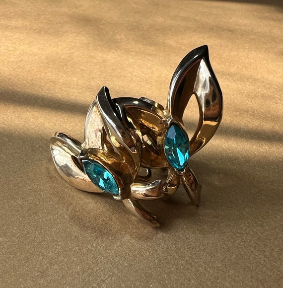 Vintage Gold Tone Clip On Earrings Blue Topaz Col… - image 1