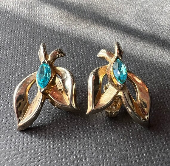 Vintage Gold Tone Clip On Earrings Blue Topaz Col… - image 4