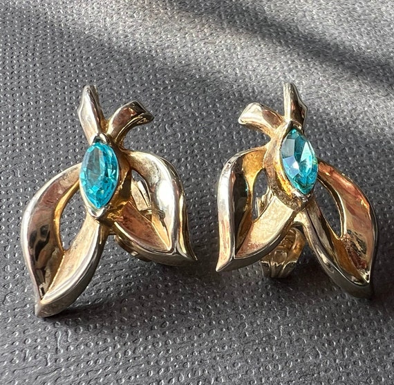 Vintage Gold Tone Clip On Earrings Blue Topaz Col… - image 2