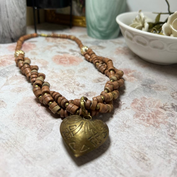 Western Beaded Necklace Vintage Wood And Gold Hea… - image 2