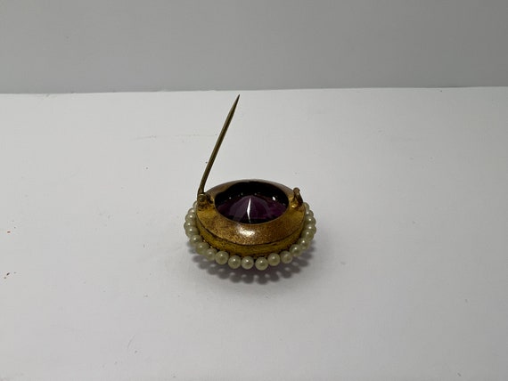 Vintage Gold Tone Amethyst Glass Brooch Faux Seed… - image 3