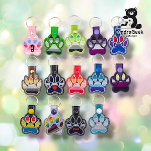 Porte-clés patte de fierté | Porte-clés en vinyle brodé | Accessoire de fierté LGBTQ | Fierté à fourrure | Porte-clés drapeau personnalisé