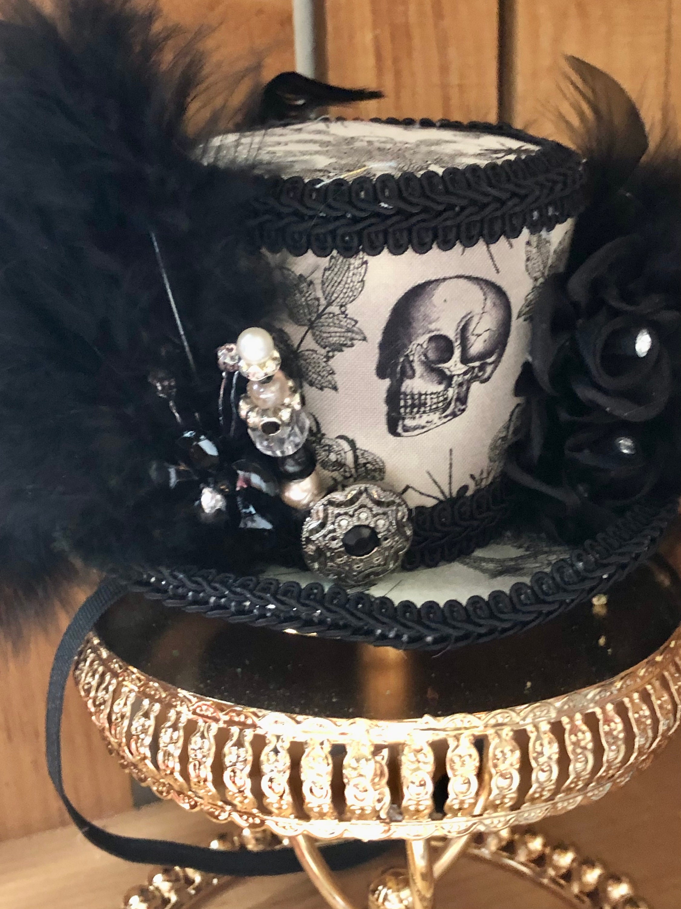 Gold Top Hat Lurex with Satin Band Gold Top Hat Lurex with Satin Band