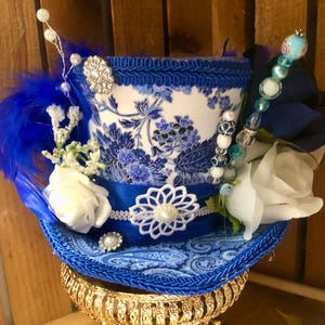 Blue & White Tea Top Hat fascinator, Tea Party Hat, Derby Hat, Party Hat, Garden Hat, centerpieces