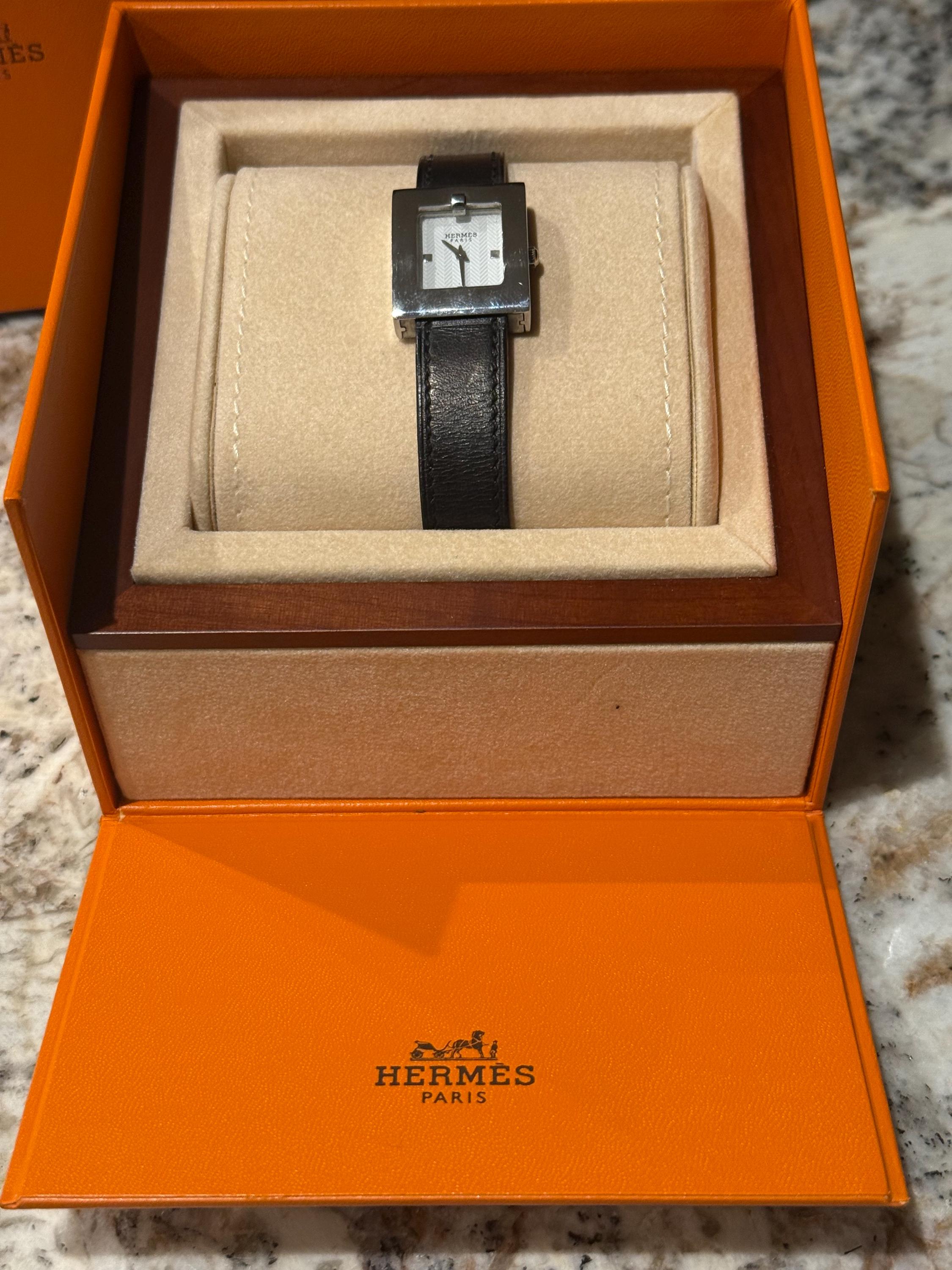 Hermes Ladies Watch 24mm Mint Condition With Box Hermès Near MINT / PAPER & BOX HERMES Kelly KE1.201 Gold  main image 3