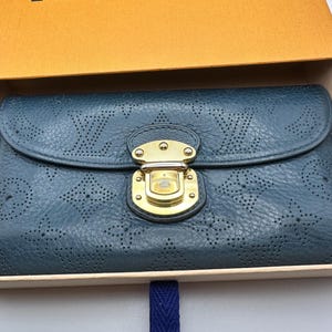 Louis Vuitton Portefeuil Amelia Monogram Mahina Wallet Blue