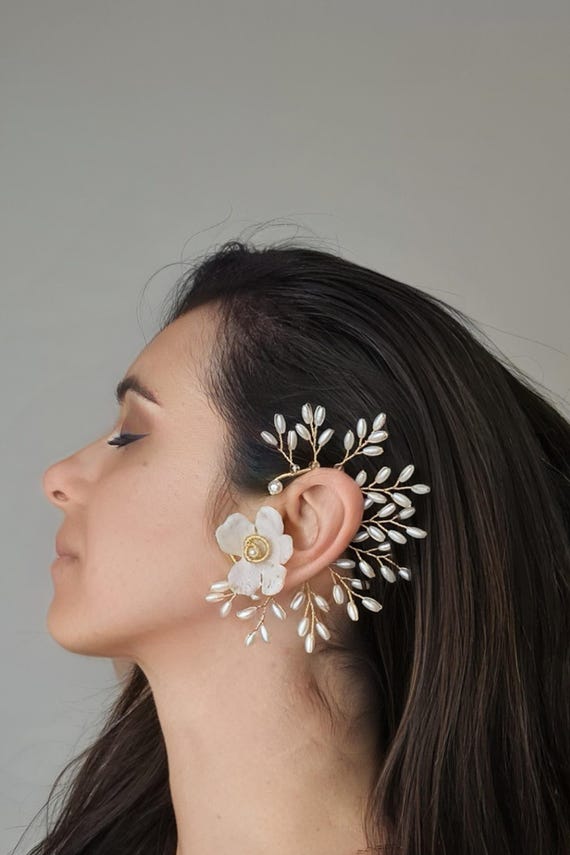 Bridal Ear Cuff: Statement Earring Flower and Pearl Wedding  display picture 2