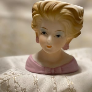 Lady Head Vase blonde in pink
