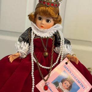 Madame Alexander Queen Elizabeth Victorian Portrette 10” doll #21