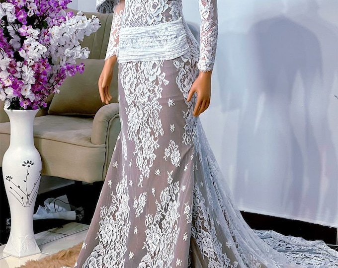 Luxury Floral Lace Mermaid Bridal Gown: White Wedding Dress