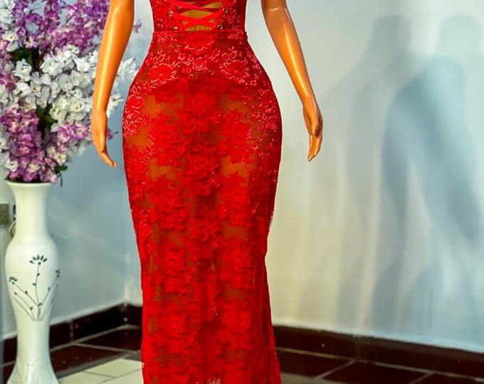Red Floral Lace Mermaid Prom Dress: Luxury Gown