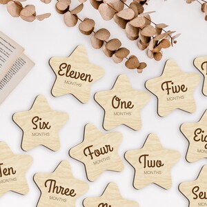 Marcadores y discos de madera con forma de estrella para hitos mensuales de bebés recién nacidos: para momentos importantes del bebé o como regalo para baby shower