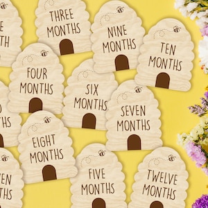 Marcadores y discos de madera para hitos mensuales de bebés recién nacidos de Bay-Bee Beehive: momentos importantes del bebé / regalo para baby shower