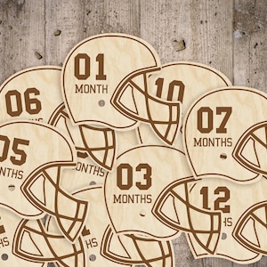 Marcadores y discos de madera con forma de casco de fútbol para bebés recién nacidos: momentos importantes del bebé / regalo para baby shower