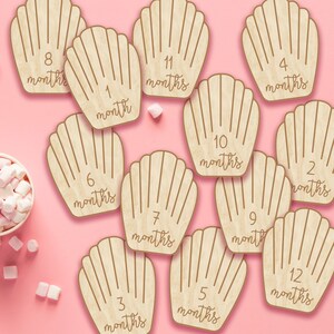 Marcadores y discos de madera para hitos mensuales de bebés de Madeleine Cookies para recién nacidos: momentos importantes del bebé / regalo para baby shower