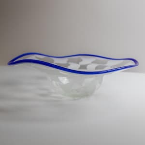 Vintage Murano glass bowl - check pattern, blue wavy rim - Mid Century Design Italy 1990s - elegant table decoration, gift noble