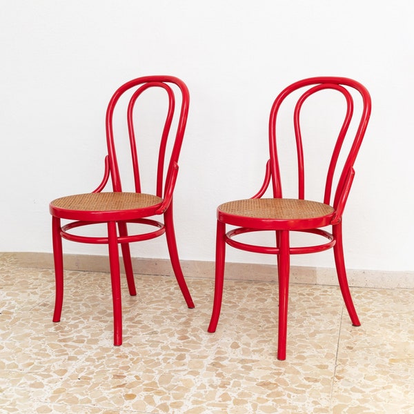 Set von 2 Thonet Kaffehaus Stühlen - Rote Esszimmerstühle mit Wiener Geflecht - 1950s