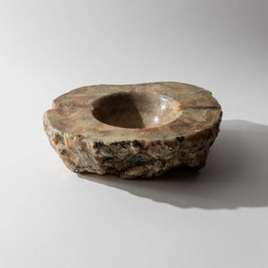 Vintage 1960s Alabaster Ashtray, Hand Carved Italian Stone with Raw Textured Design, Sculptural Table Decor, Timeless Elegant Gift Idea image 7