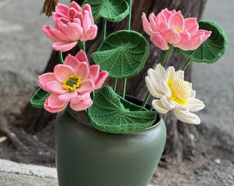 Finished Crochet Lotus Bouquet Pink Lotusflower with Seedpod Crochet Nelumbo SP Blossom Yarn Lotus Home Decor Ornament Gift for Mother