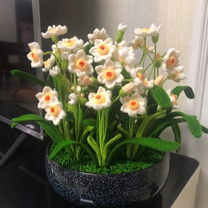 Crochet Narcissus Bouquet Knitting Daffodil with Leaves Crochet Blossom Home Decor Ornament Gift for Mother Girlfriends Women