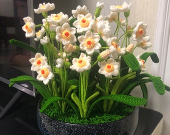 Crochet Daffodil with Leaf, White Narcissus, Handmade Yarn Flower Decor, Gift for Friends