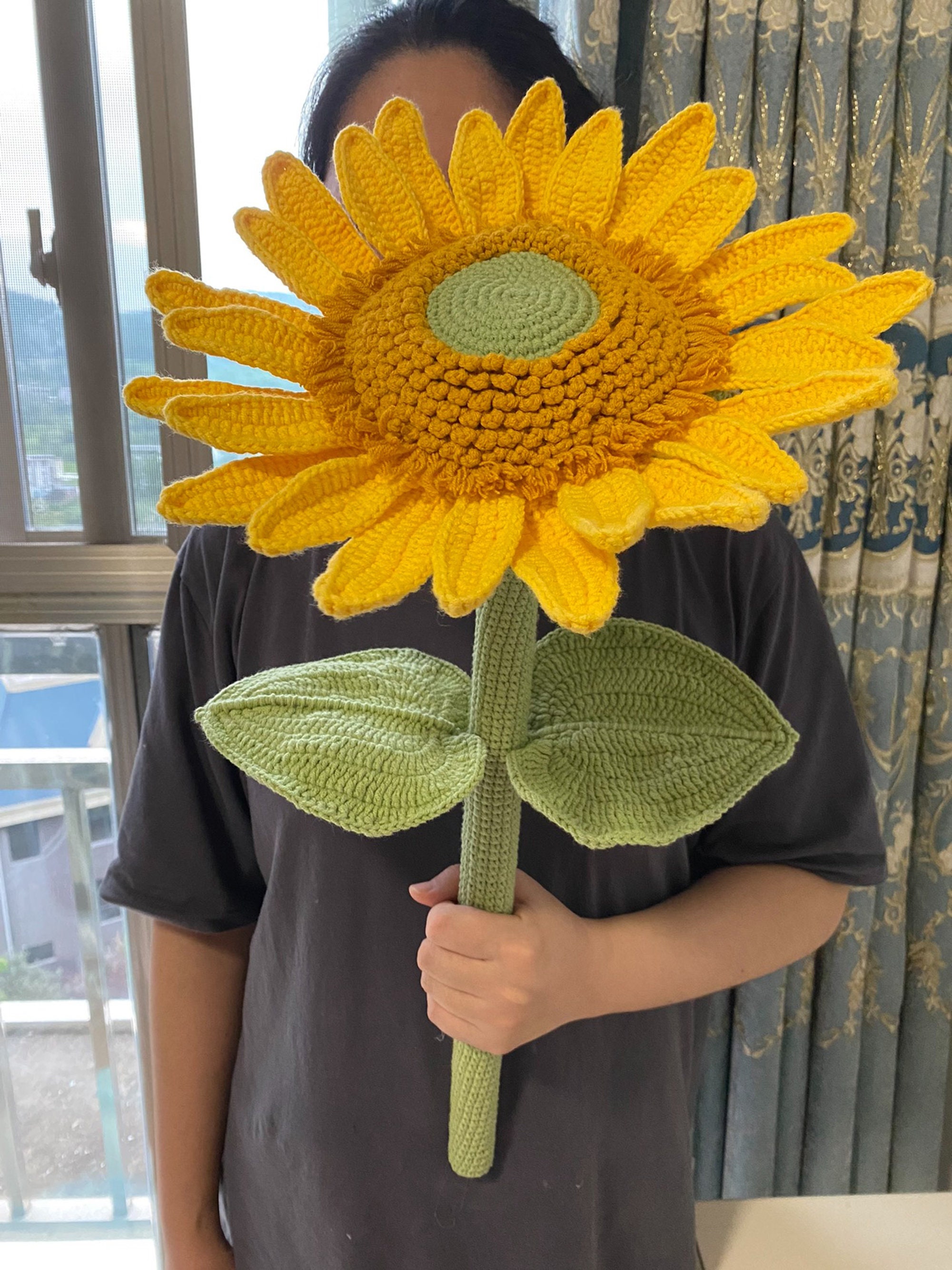 ひまわり(kure)様 Amazon｜山久 造花 3輪付ひまわりスプレー 全長90cm 2204-3670