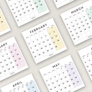 Puede incluir: Un conjunto de 10 tarjetas de calendario coloridas para el año 2026. Cada tarjeta presenta un mes diferente con un esquema de colores pastel. Los meses son enero, febrero, marzo, abril, mayo, junio, julio, agosto, septiembre y octubre.