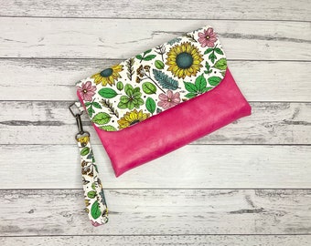 Nappy Wallet / Nappy Clutch / Nappy Bag - Hot Pink Floral. Great baby shower present!