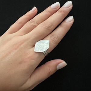 Elegant diamond shaped ring, unique rings, chunky rings, gifts for her, adjustable rings, rings for women, brutalist rings, UK size R,US 8.5